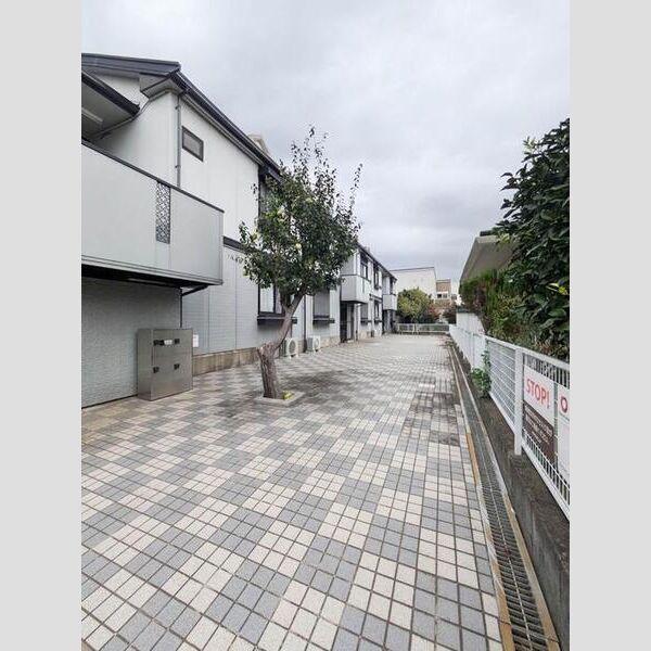 クウィンスコート エントランス