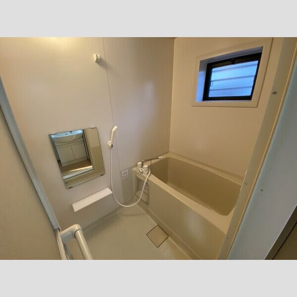 ベルドール101号室 バス