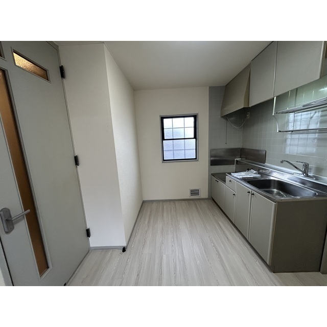 パナヨシハラA棟202号室 内観