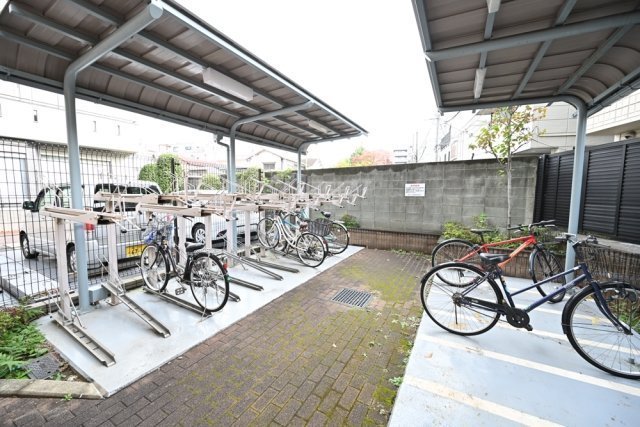 菱和パレス田園調布東1階 駐輪場