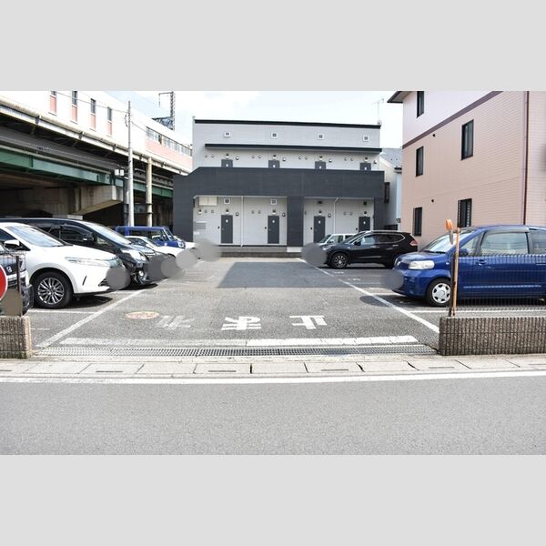 アンフェリュールHIDE 駐車場