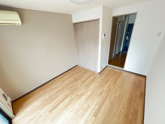 エルガーデン 洋室