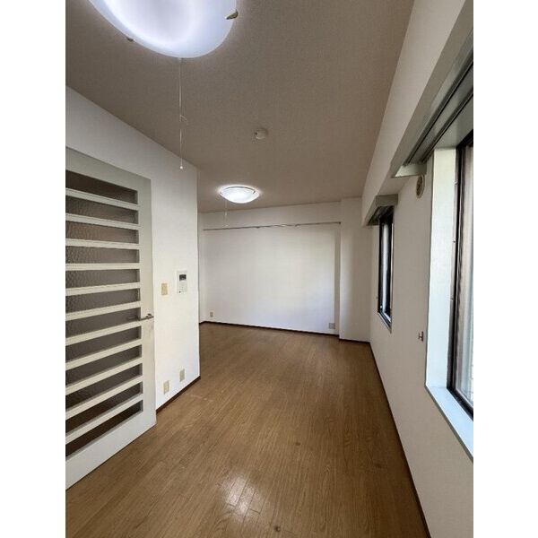 湯島アパートメントハウス407号室 同建物別部屋の参考画像