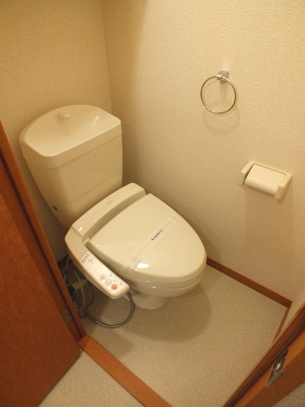 レオパレスクレール光優Ⅰ105号室 温水洗浄便座