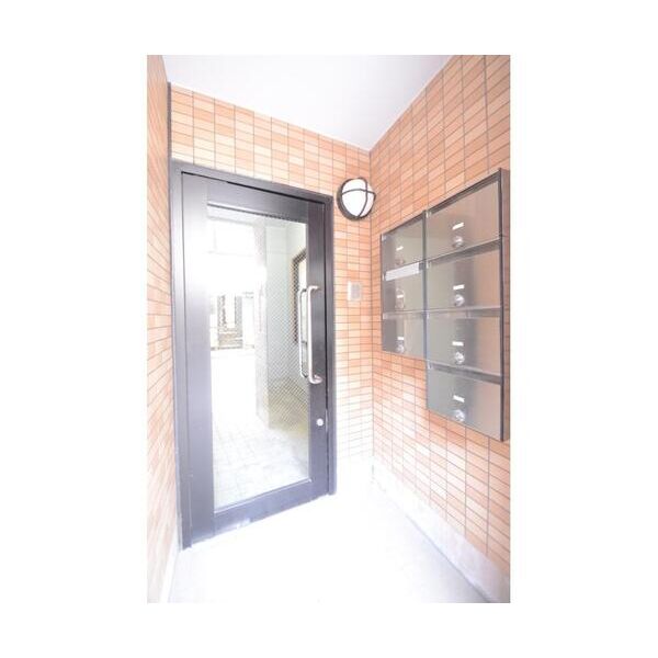 川島ビル301号室 エントランス