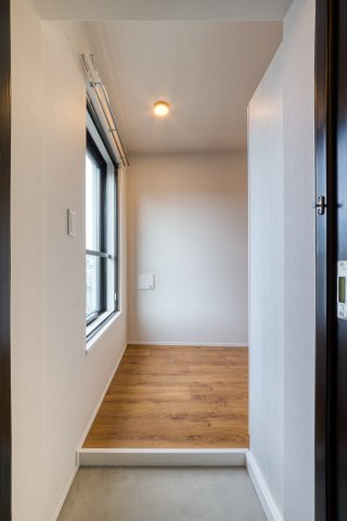 レ・メゾン入谷 玄関