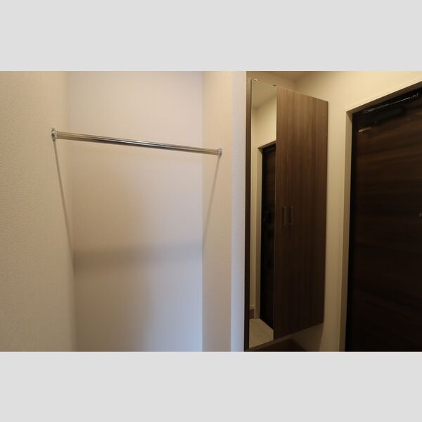 エーデルハイムⅢ105号室 玄関収納