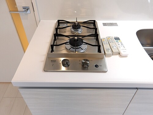 プレセダン板橋本町5階 コンロ　※同タイプ別部屋2025.11新築未入居時撮影
