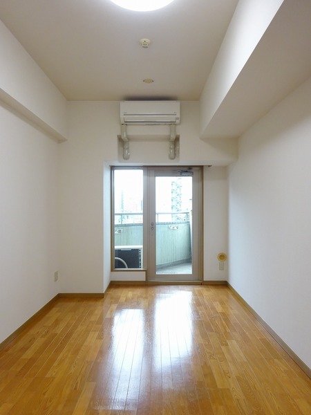 グリフィン横浜・ウェスタ リビング