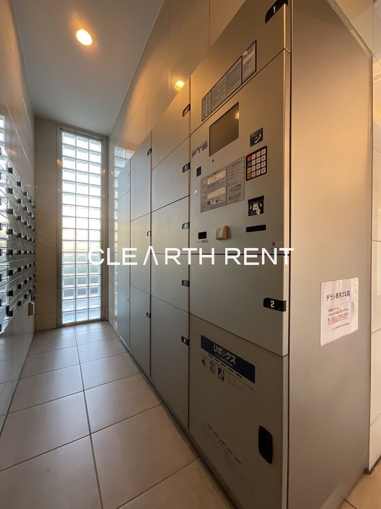 コンシェリア豊洲 ＭＡＳＴＥＲ’Ｓ ＶＩＬＬＡ11階 24時間受け取り可能宅配ロッカー設備