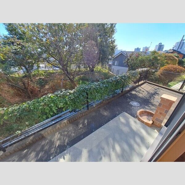 フリーデン・ハイム102号室 専用庭