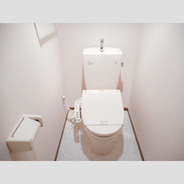 メゾン・ルミエール101号室 温水洗浄暖房便座