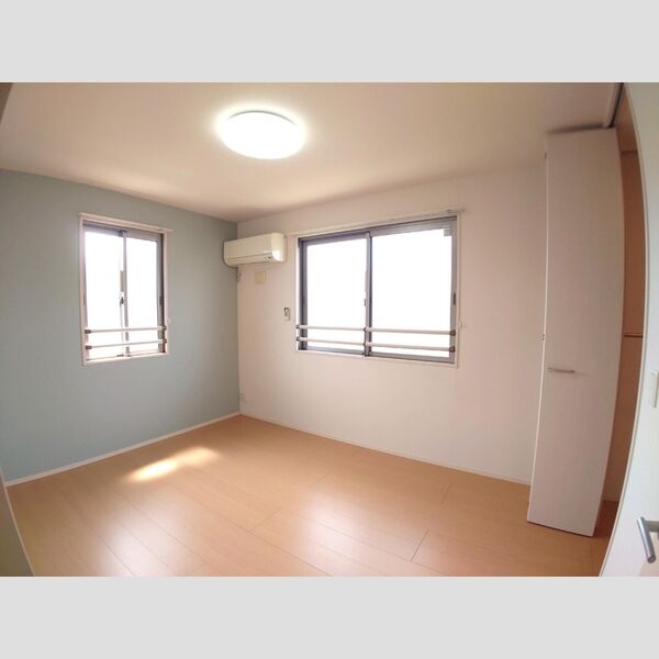 ソレイユ205号室 北側洋室