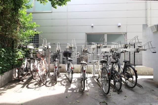 ADESSO SHIMURA UNIFORT DESIGN4階 駐輪場