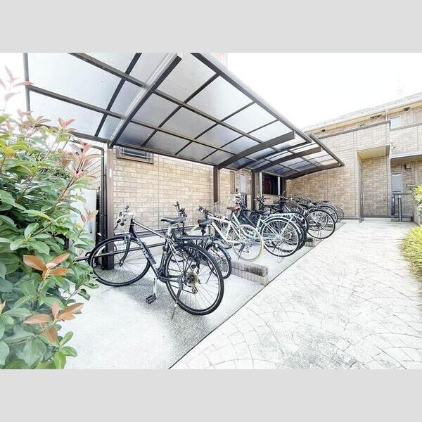 GRANDE106号室 駐輪場