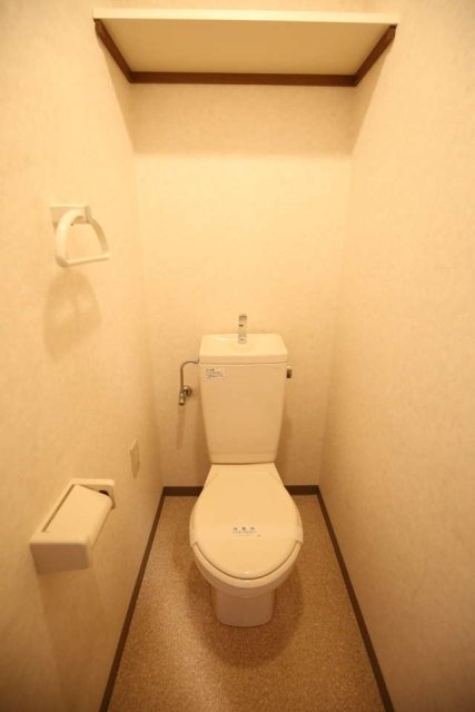 ヴァンシャルマンＯＺ3階 トイレ