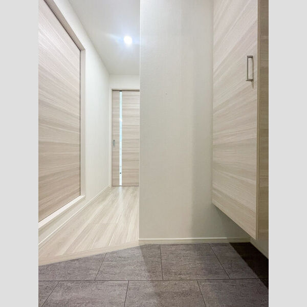 まいづるビル 玄関