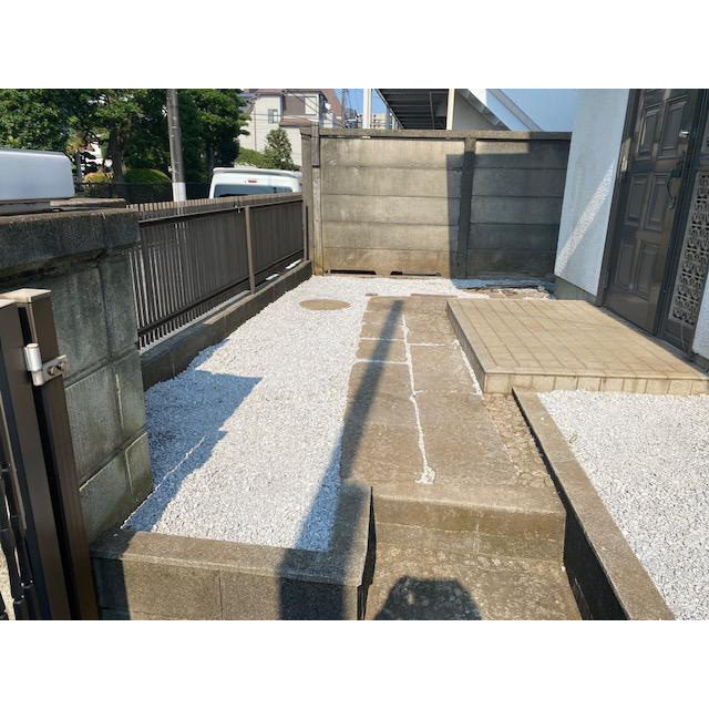 世田谷区深沢2丁目戸建 エントランス