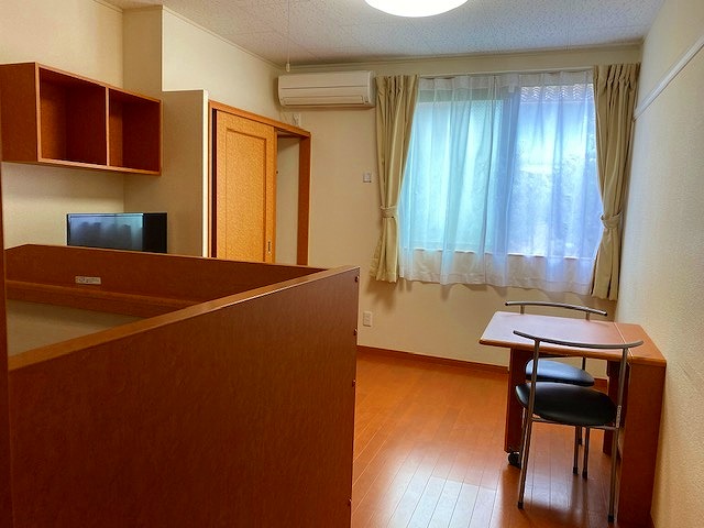 レオパレス西羽貫209号室 寝室