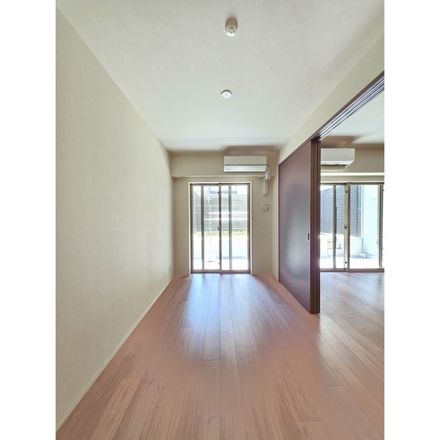 ザ・パークハウス横浜新子安ガーデン126号室 洋室②　5.5帖　2026年4月撮影