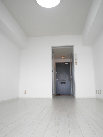 エルミ堀切 ホワイトフロアタイル☆