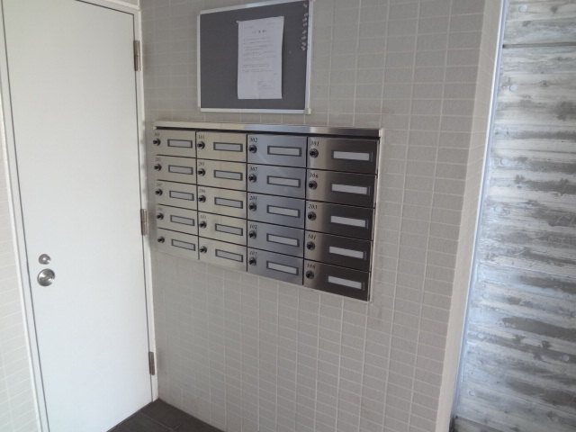 オーガスタ0101号室 集合郵便受け