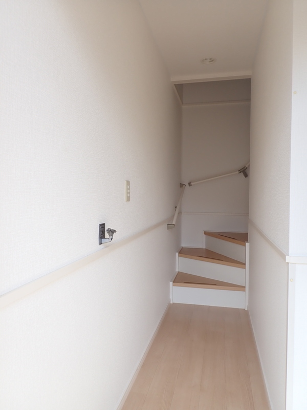 コンフォートブルーニＳ 玄関