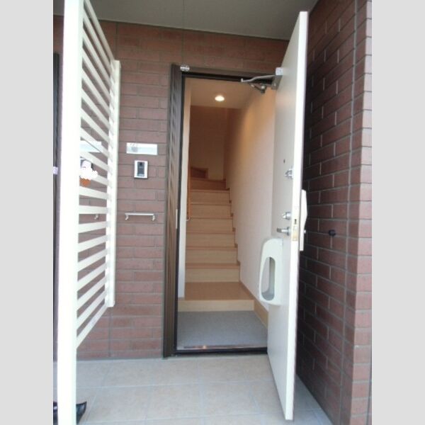 サンライズガーデン 玄関