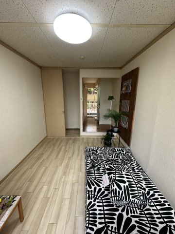 ヒルズ鶴間106号室 寝室