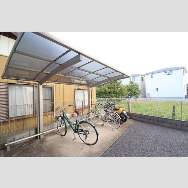 カトルセゾン　B 駐輪場