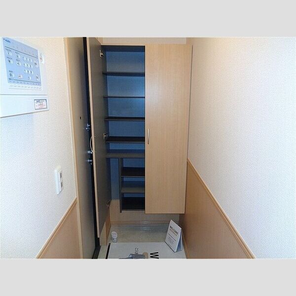 ヴェルデ コリーナ　参番館 シューズBOX