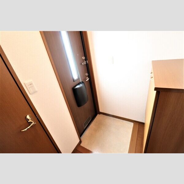 メゾンHOKUSHIN　Ⅱ 玄関