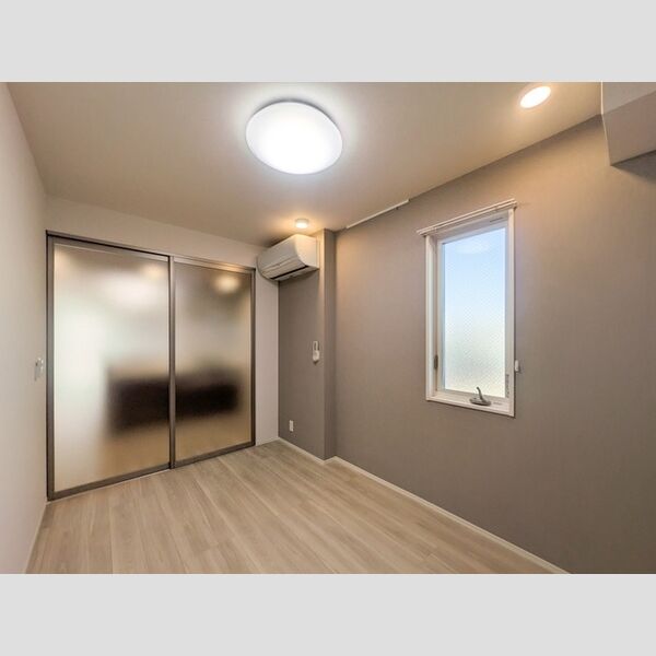 セレスティア六町Ⅱ303号室 洋室