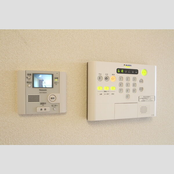 セジュール保塚A カラーTVモニターとALSOKホームセキュリティ