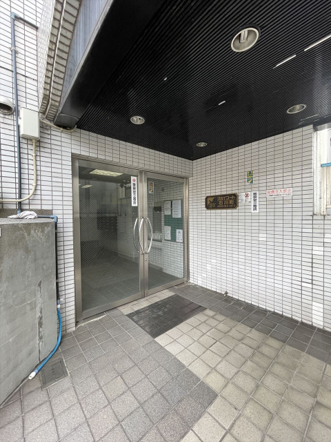 スカイコート横浜石川町302号室 エントランス
