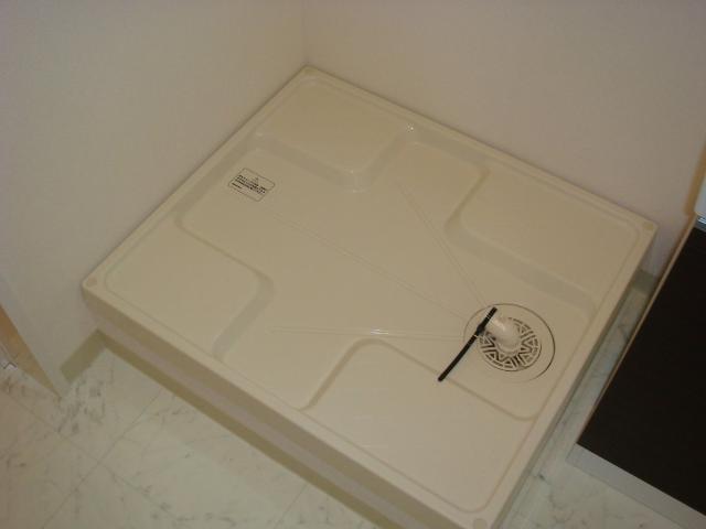 ラリアンス　弐番館201号室 洗濯機置場