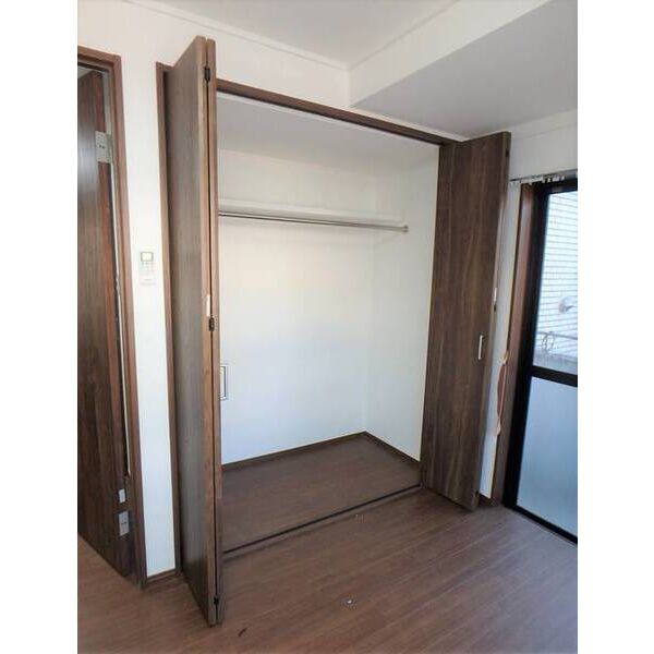 スクエア国立 収納