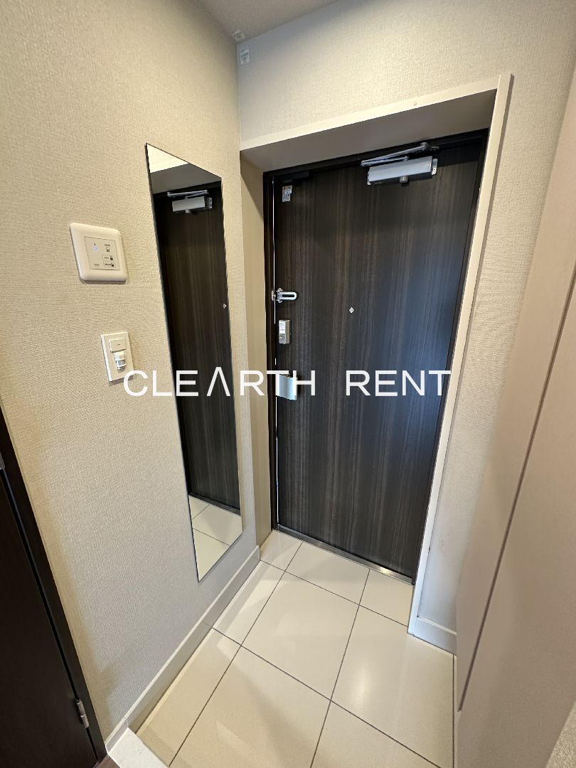 コンシェリア目黒本町 ＴＨＥ ＲＥＳＩＤＥＮＣＥ4階 玄関