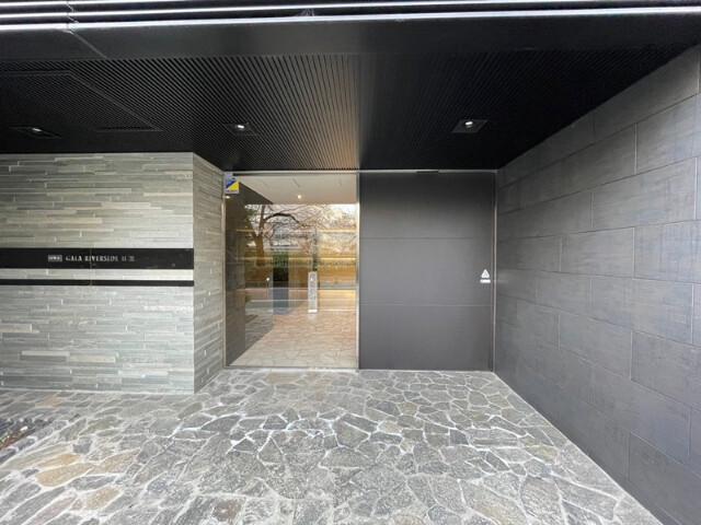 ガーラ・リバーサイド目黒3階 エントランス