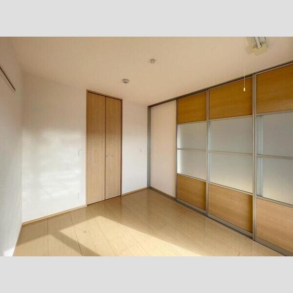 カルミアコート 洋室5.2帖