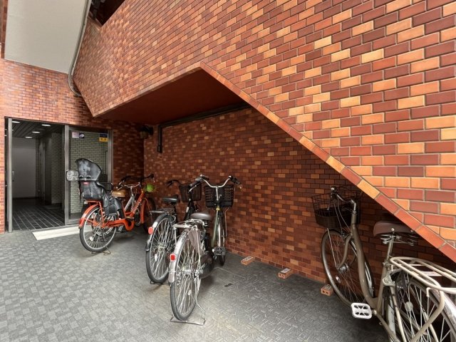 ライオンズマンション大塚第２2階 駐輪場