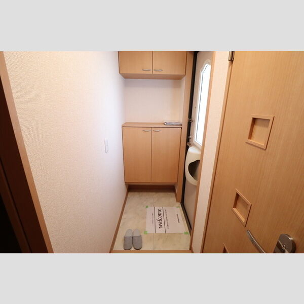 ハイツ・プリマベーラ 玄関