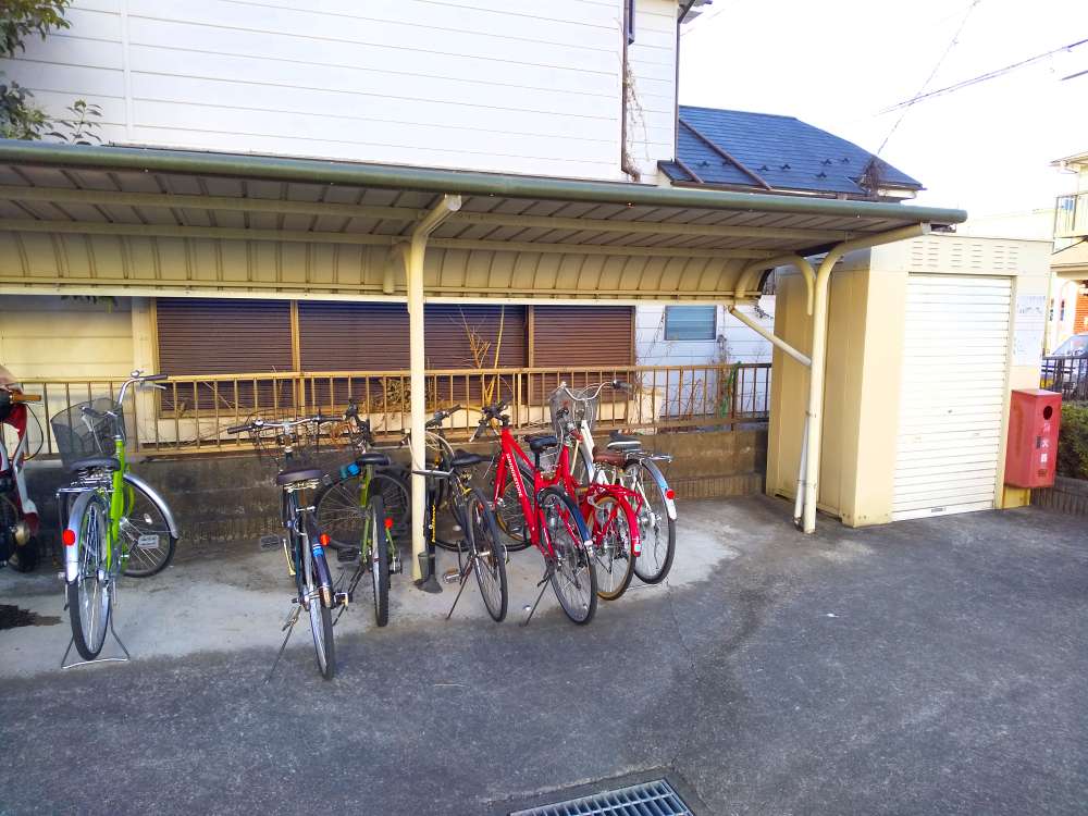 レオパレス寿104号室 駐輪場