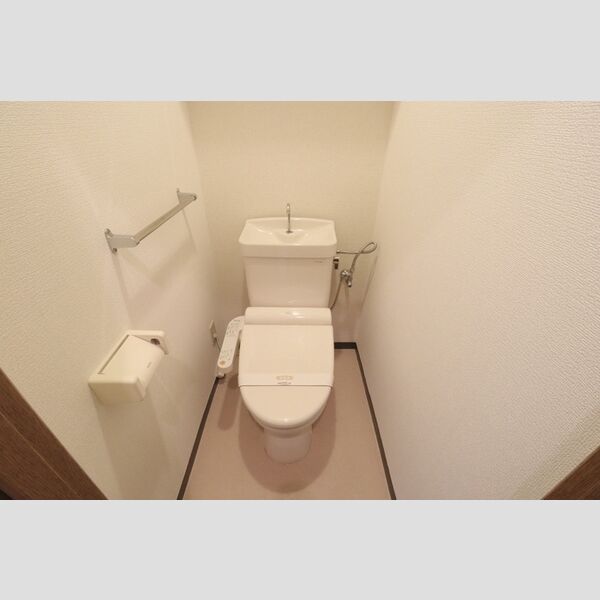 グランシャリオ大宮203号室 トイレ