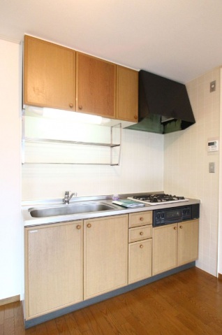 プラスサムⅡ1階 写真は同型201号室。現状優先