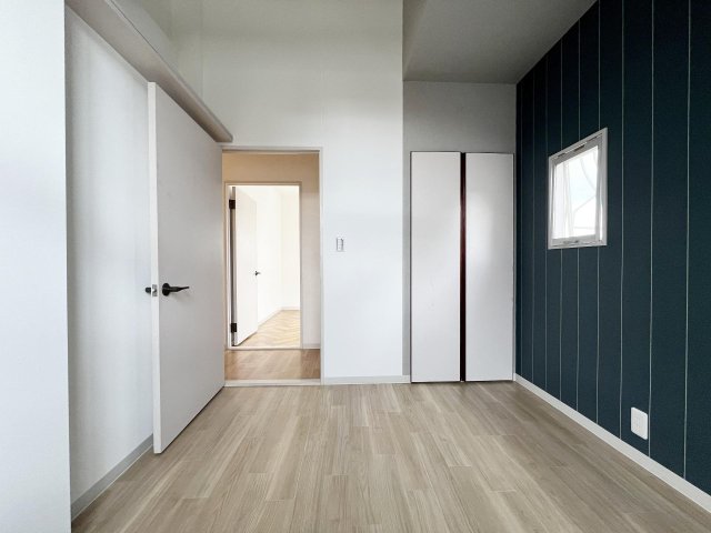 成田市モダンスタイルデザイナーズリノベ戸建 2階4.2帖洋室