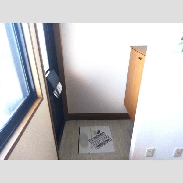 リヴェールキャッスル　C 玄関