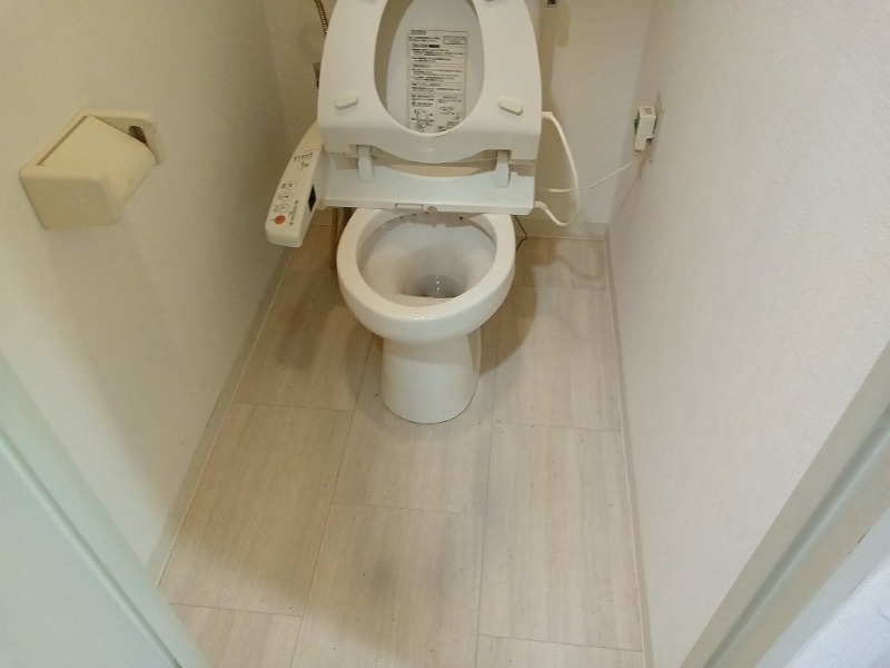 フジマンション末広(E-103)2階 トイレ（洗浄付温水保温便座は残置）