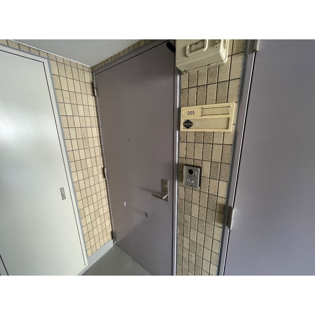 ファインスクエア鴨志田Ⅱ205号室 玄関