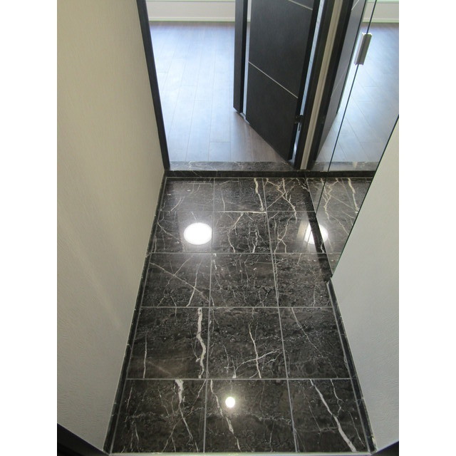 ロアール横浜十日市場 玄関